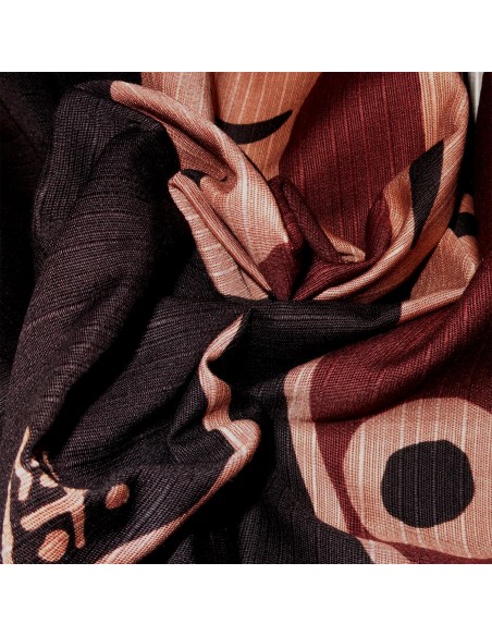 Furoshiki 50x50 marron - Namazu. Tissu japonais emballage. Furoshiki 50x50 marron - Namazu. Tissu japonais emballage.
