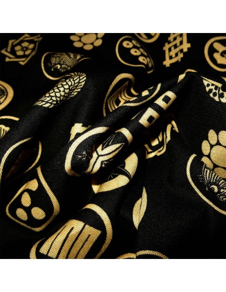 Carré de tissu japonais 52 x 52 noir - Motifs de Kamon. Emballage cadeaux en tissu. Carré de tissu japonais 52 x 52 noir - Motifs de Kamon. Emballage cadeaux en tissu.