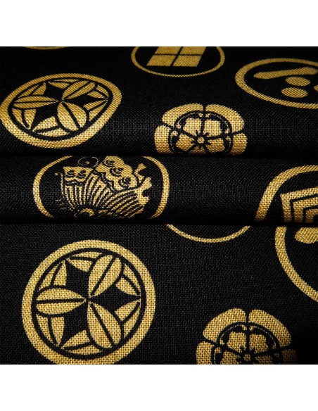 Carré de tissu japonais 52 x 52 noir - Motifs de Kamon. Emballage cadeaux en tissu. Carré de tissu japonais 52 x 52 noir - Motifs de Kamon. Emballage cadeaux en tissu.
