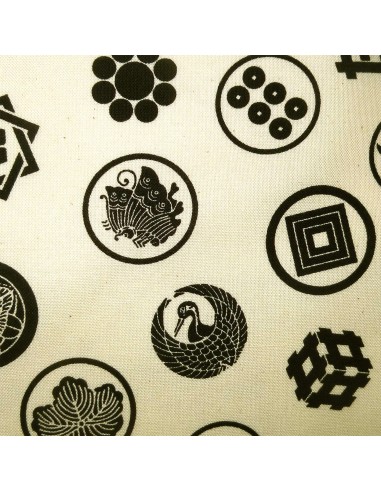 Carré de tissu japonais 52 x 52 blanc cassé - Motifs de Kamon. Emballage cadeaux en tissu.