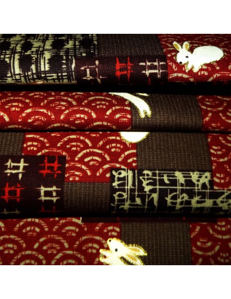 Carré de tissu japonais 52 x 52 marron - Motifs de lapins Usagi. Emballage cadeaux en tissu.