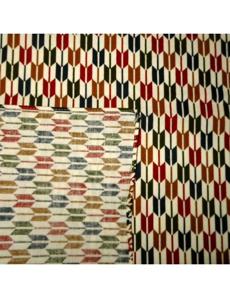 Carré de tissu japonais 52 x 52 écru - Motifs Yagasuri. Emballage cadeaux en tissu.