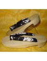 Geta 24 cm – Bride noire imprimés Sakura. Sandales japonaises yukata