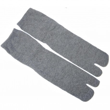 Chaussettes japonaises Tabi mi-mollet grises - Du 39 au 43. Chaussettes à orteils séparés.